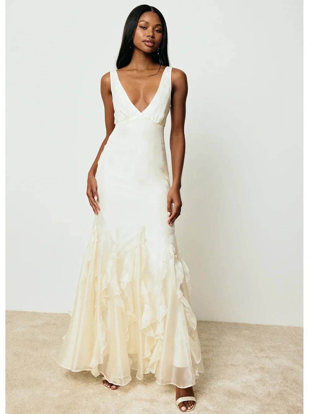 NWT Lulu’s Deluca Ivory Sleeveless Ruffled Maxi Dress Maxi Dress Large 2625571